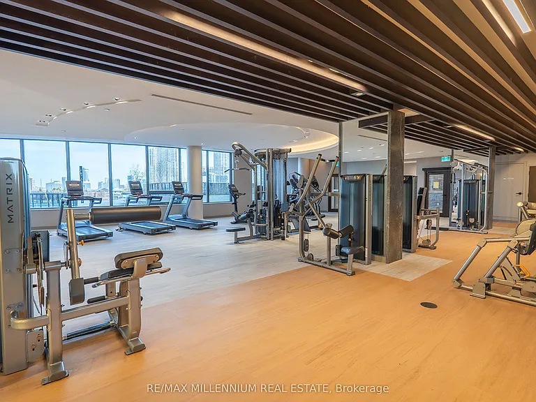 5105 Hurontario St #Penthouse 6 — Photo 20