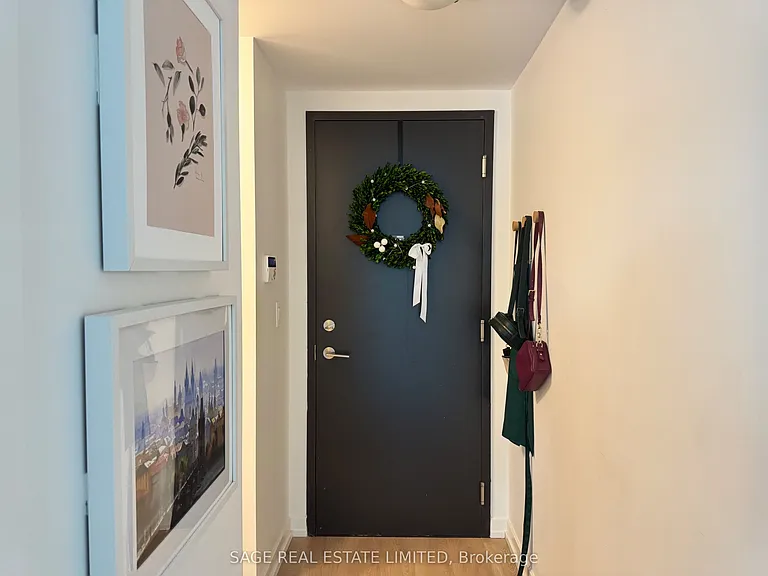 377 Madison Ave #405 — Photo 2