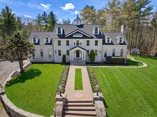 175 Pleasant St, Upton, MA 01568