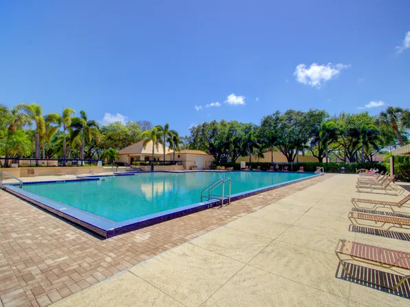 2800 Eagle Lane, West Palm Beach, FL 33409