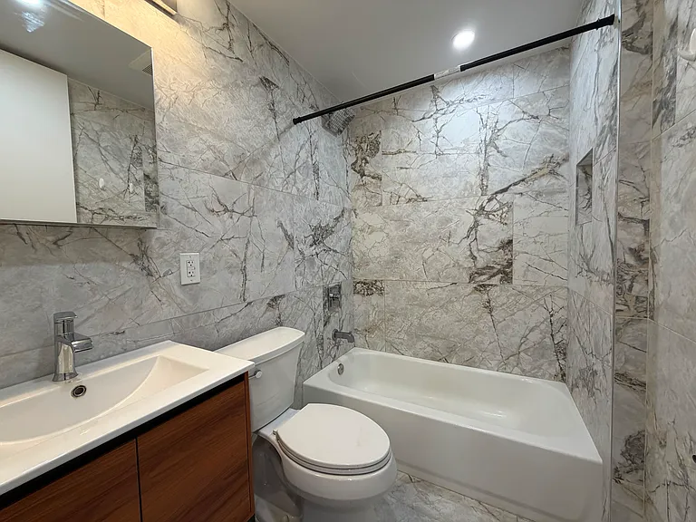 24 Reed St #2E — Photo 7