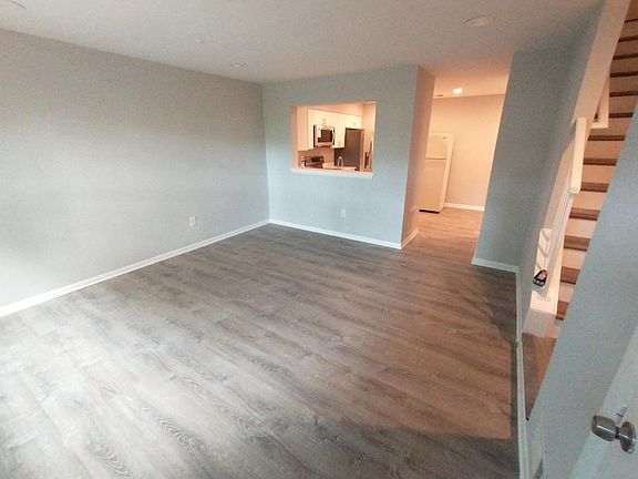 3rd image of 18919 Highstream Dr #746
