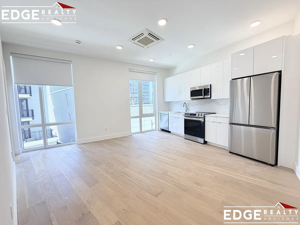Building Photo - 36-38 Hichborn St #305