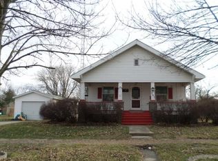201 E 5th St, Pana, IL 62557