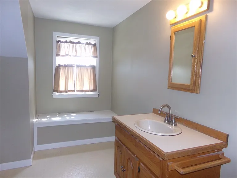 162 Middlesex Ave #1 — Photo 17