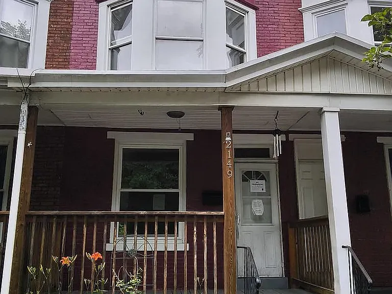 3 bed, 1182 sqft, $1,500 — Photo 1