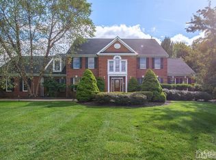 2 Harvest Ln, Long Valley, NJ 07853