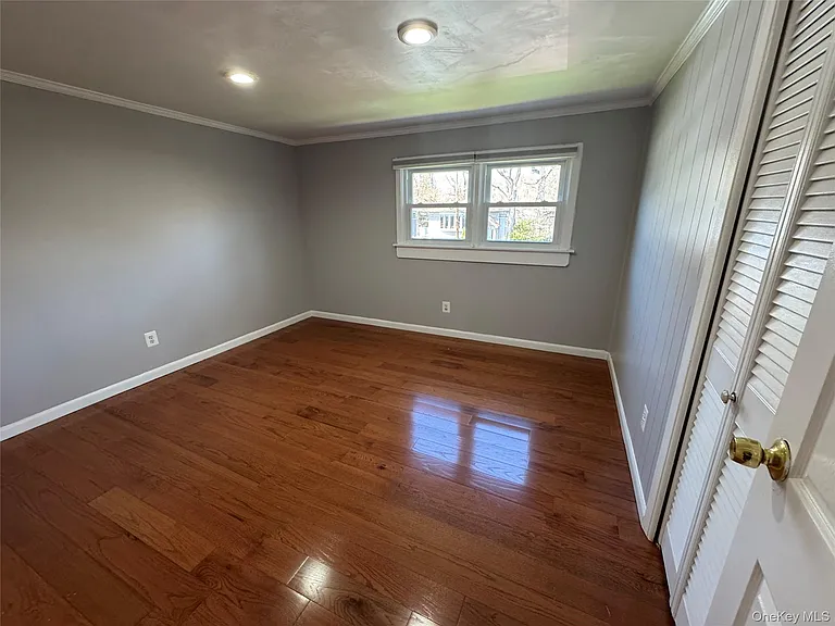 486 Silver St — Photo 4