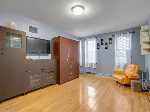 1150 Brighton Beach Avenue image 8 of 12