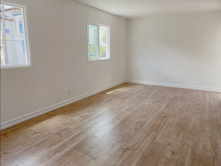 1154 Cypress Ave #1/2 — Photo 2