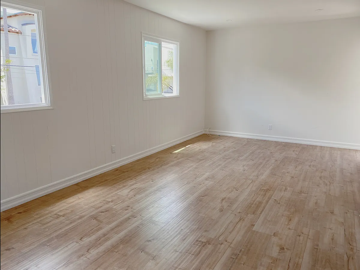 Building Photo - 1154 Cypress Ave #1/2
