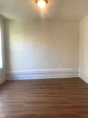 Rented by PMG Real Estate  | media 21