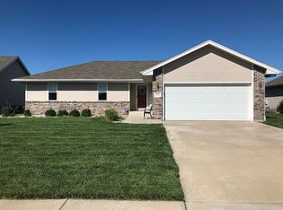 4521 SW Misty Harbor Dr, Topeka, KS 66610