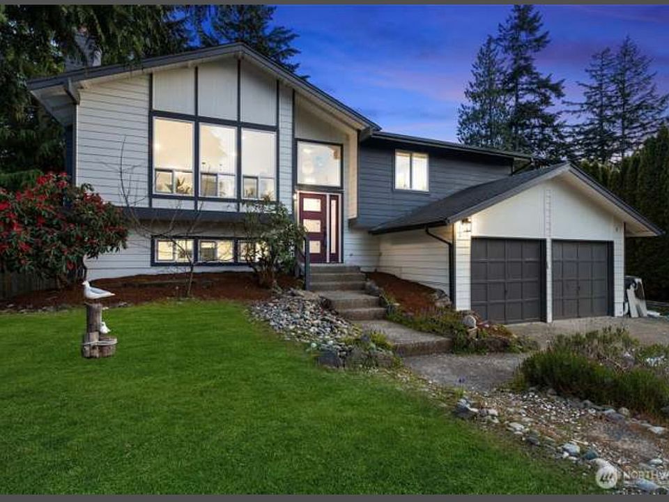 1st image of 4211 SE 1st Pl