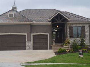 10232 S Shadow Cir, Olathe, KS 66061