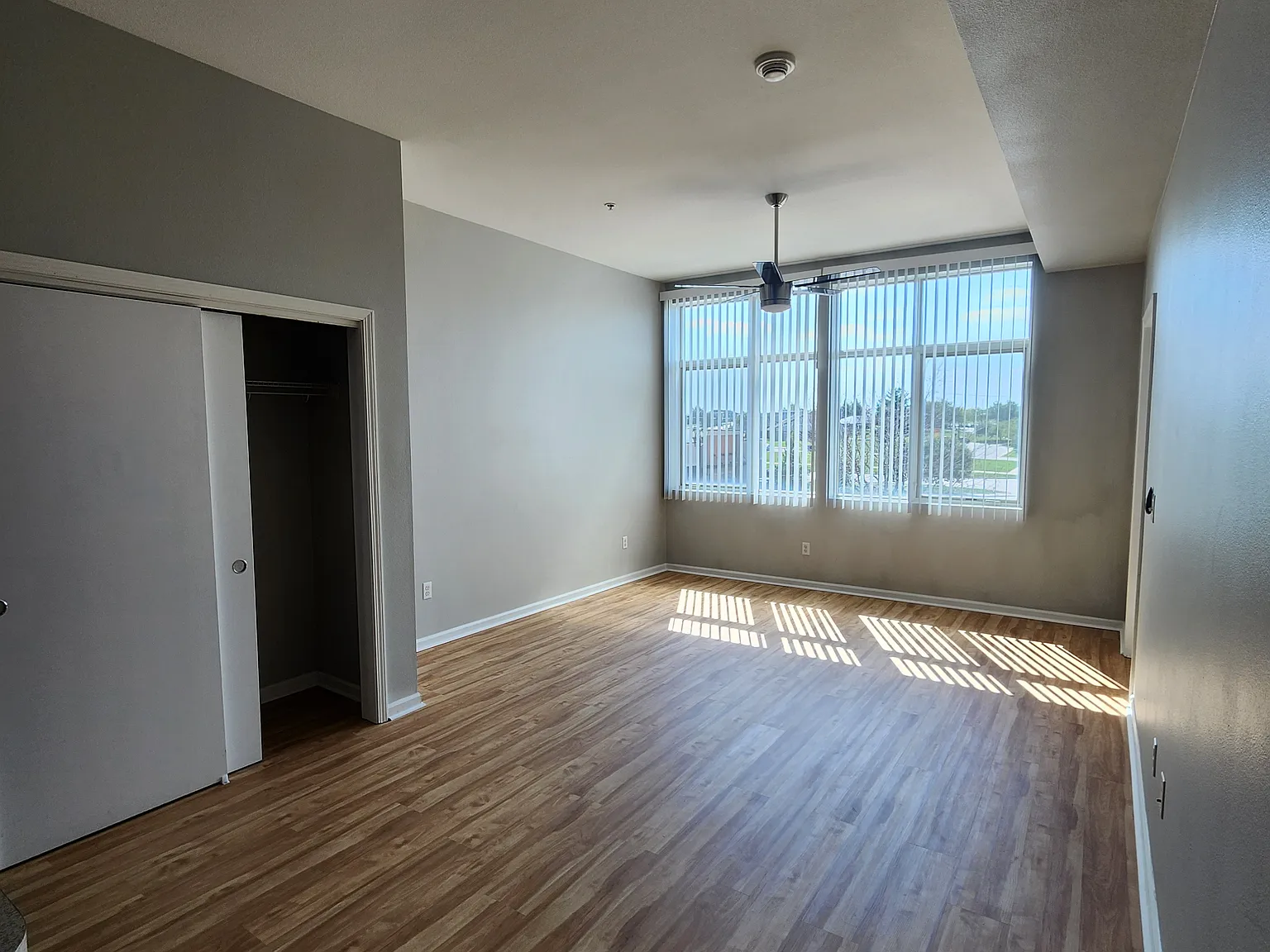 Studio, 550 sqft, $950 — Photo 2