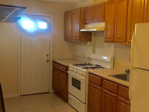 4th image of 12314 Hillside Ave