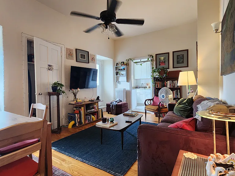 4116 Spruce St #4R — Photo 2