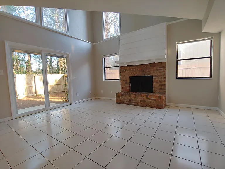 3693 Donovan Dr #B — Photo 11