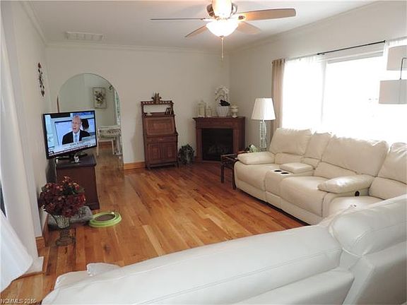 3rd image of 132 Sour Apple Ln