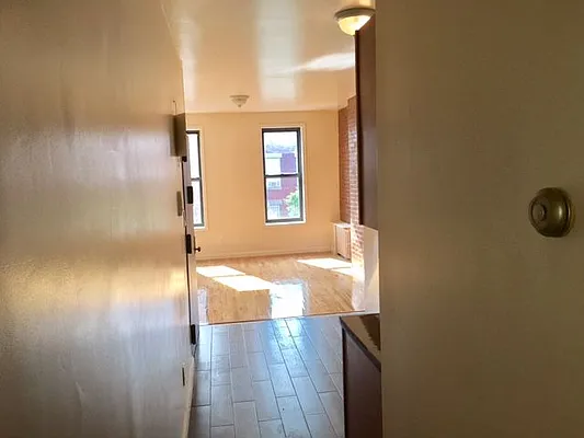 Rented by Fifth & Forever LLC | media 10