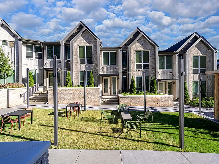 Wayfern Apartments — Photo 40