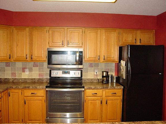 5th image of 2434 Glen Cir