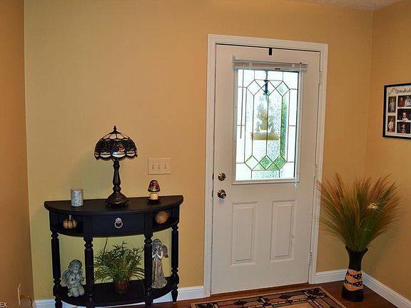 2nd image of 10415 Ravenwood Ln