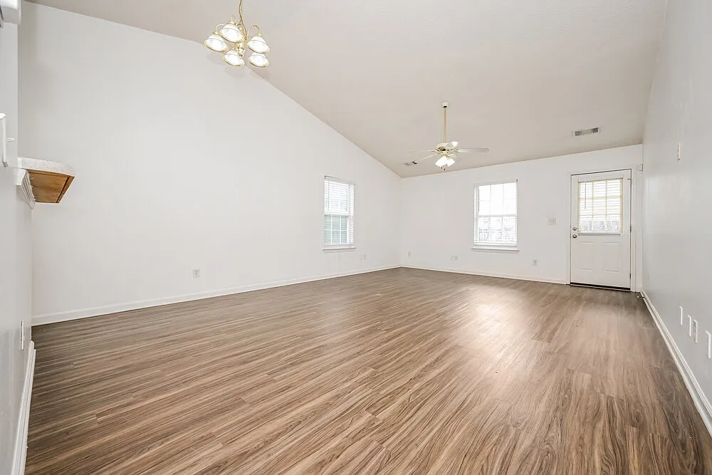 2 bed, 2.0 bath, 1326 sqft, $1,790 — Photo 3