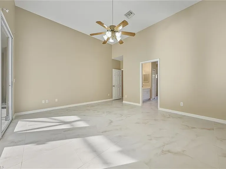 128 Heritage Way — Photo 32