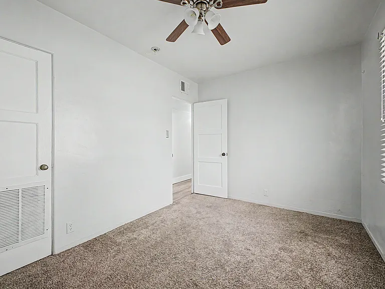 1638 E Williams St — Photo 11
