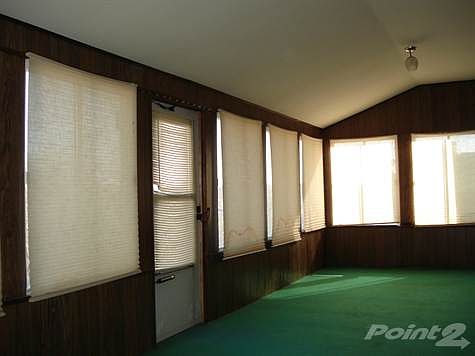 05 enclosed front porch (2)
