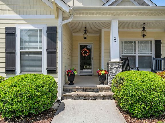 3rd image of 27 Pine Island Dr