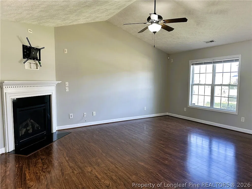 3 bed, 2.0 bath, 1553 sqft, $1,750 — Photo 3
