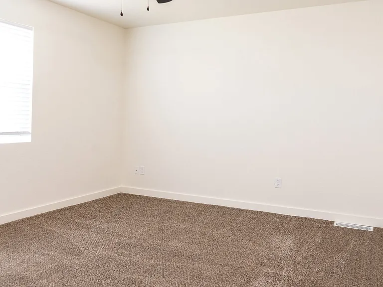 2885 N Oliver St — Photo 15
