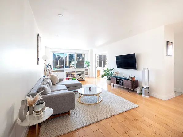 300 E 71st St APT 12N, New York, NY 10021