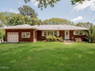 21 Shady Ln, Coram, NY 11727