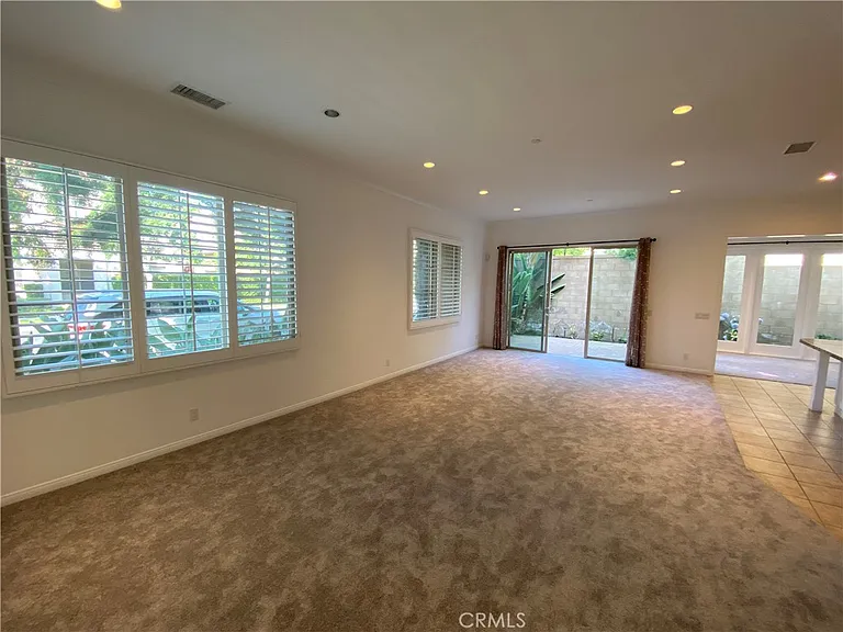 72 Gardenhouse Way — Photo 5