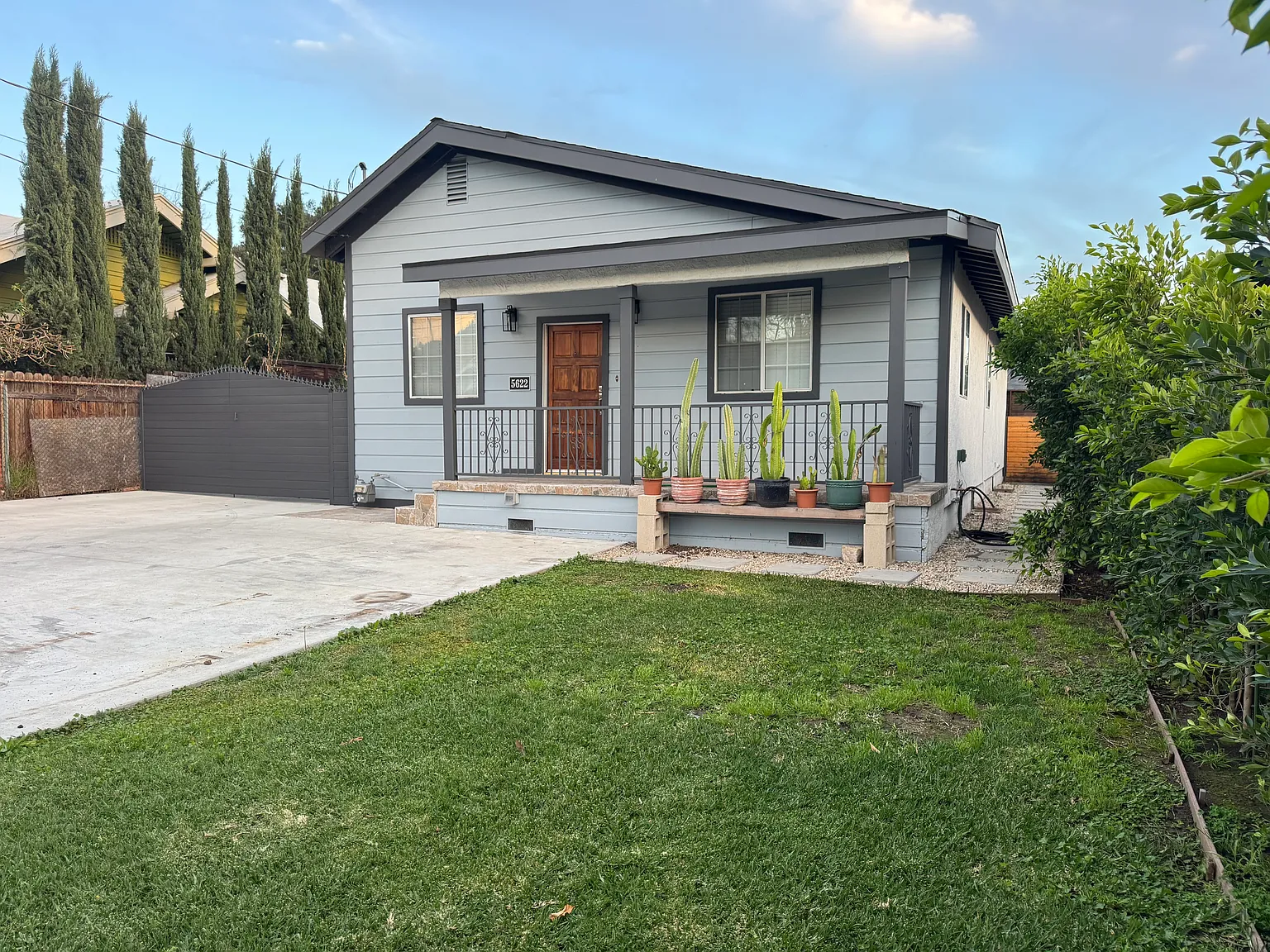 3 bed, 1323 sqft, $4,700 — Photo 1