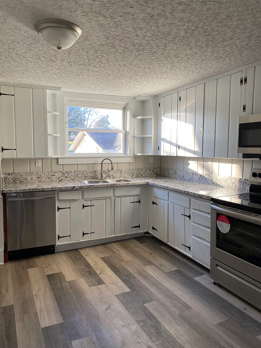 Building Photo - 1116 N Royal Ave #2
