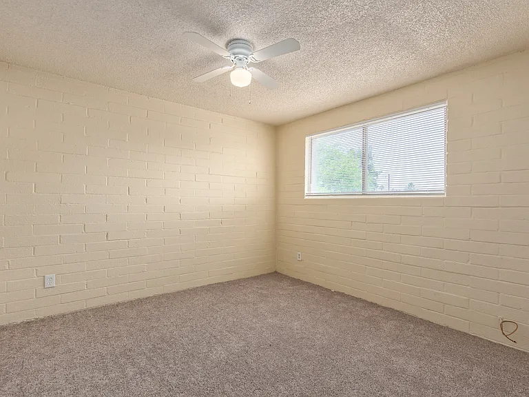 3415 E Earll Dr. — Photo 18
