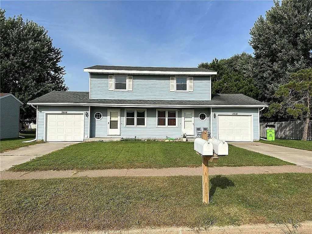 2 bed, 1.0 bath, 1132 sqft, $1,350 — Photo 1