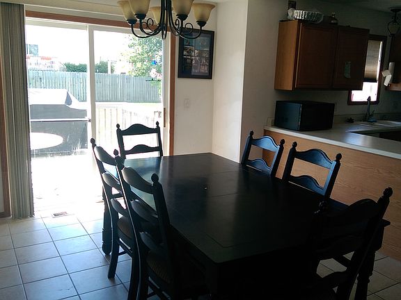 3rd image of 4135 Milkweed Dr