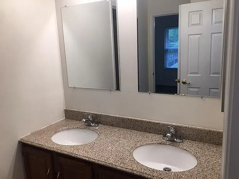 742 Reedy Cir — Photo 7