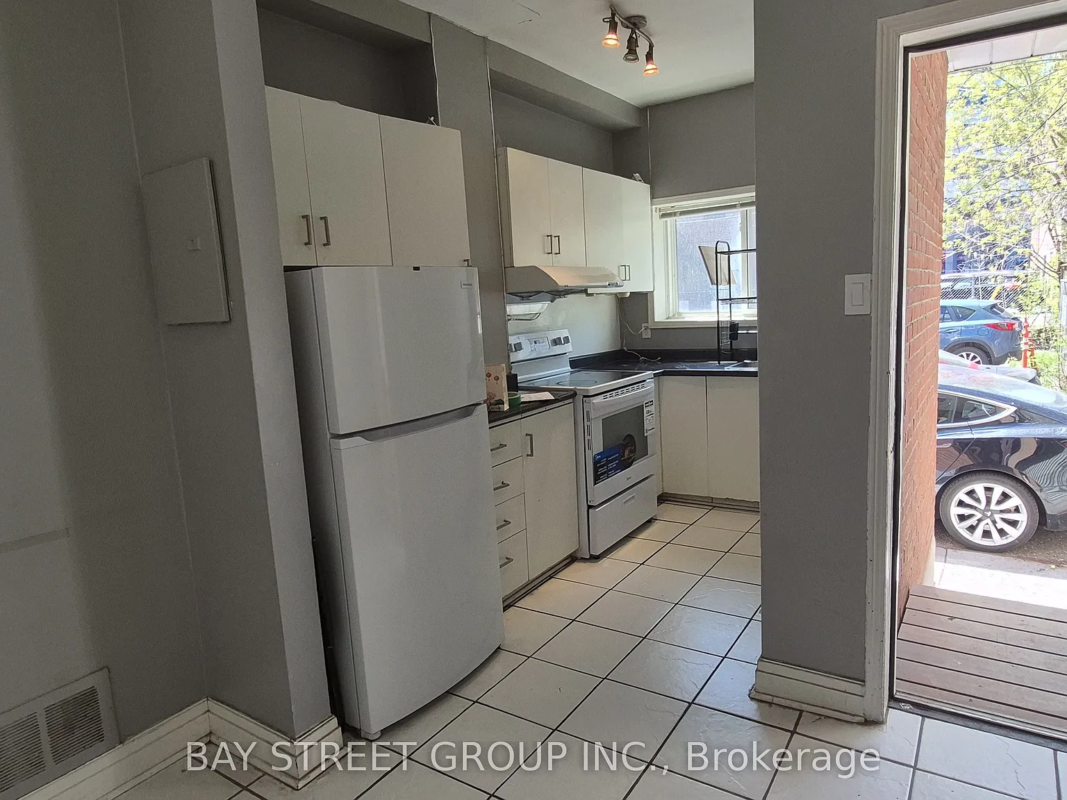 4 bed, $6,500 — Photo 3