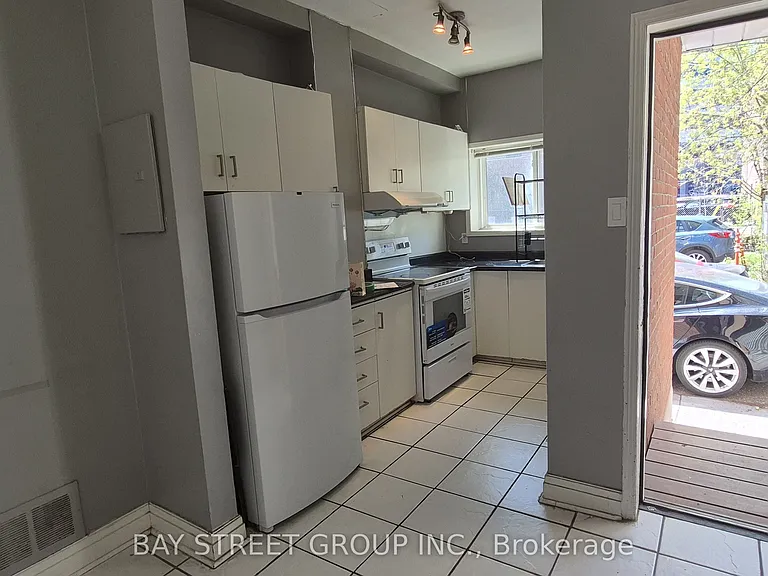 6 Ferndale Ave — Photo 3