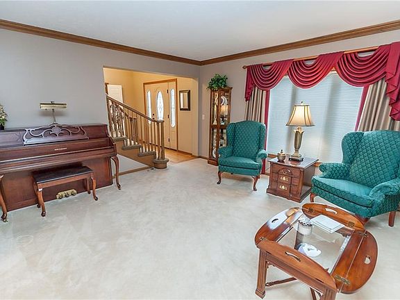 5th image of 15731 Parkwood Ln