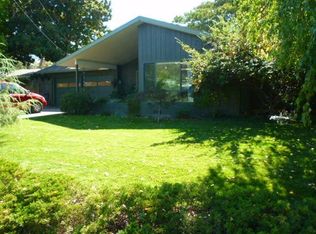 719 NE Riddle Dr, Grants Pass, OR 97526