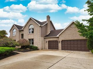 102 Cottonwood Dr, Aliquippa, PA 15001