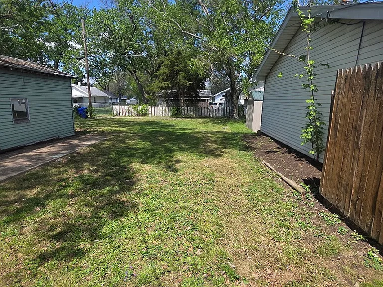 2448 E Wood St — Photo 7